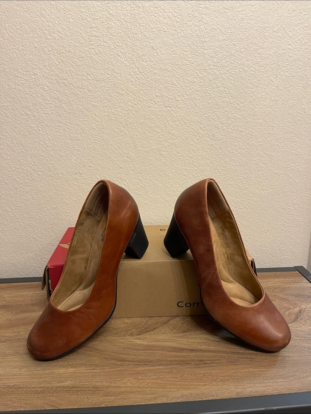 Comfortiva Brown Leather Block Heel Pumps 8.5